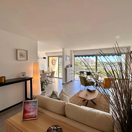 Marina View Terrace & Pool