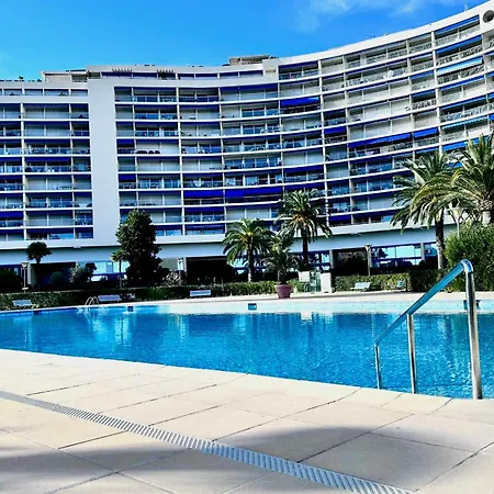 Marina View Terrace & Pool شقة